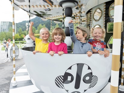 Ausflug mit Kindern - Ausflugsziel ist: ein Freizeitpark - Outdoor Abenteuer & Erlebniswelt für Kinder in den Swarovski Kristallwelten