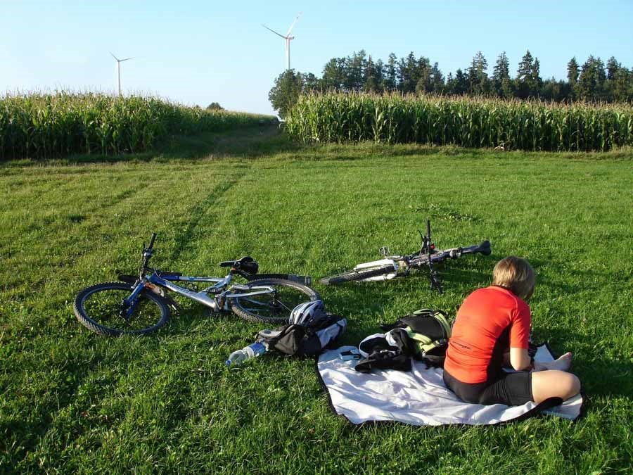 Pause und Picknick bei einer Radtour