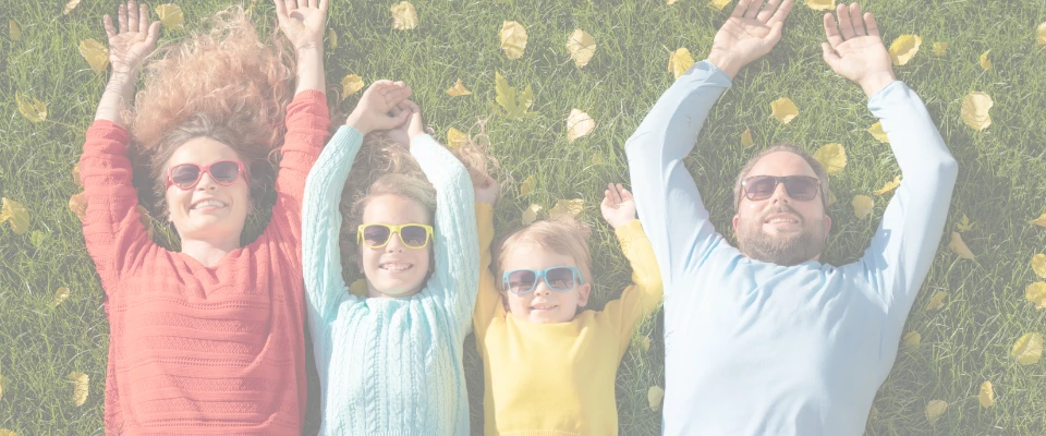Un moment en famille à la perfection avec des cerises familiales