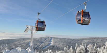 Ausflug mit Kindern - Umgebungsschwerpunkt: Wald - Böhmerwald - Die 2017 eröffnete Reischlbergbahn ist eine der modernsten 10er Gondeln in ganz Österreich. - Skigebiet Hochficht - Skispaß für die ganze Familie