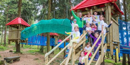 Ausflug mit Kindern - Kinderwagen: vollständig geeignet - Hirschbach im Mühlkreis - Kinderkletterpark Kirchschlag Ralf & Walter