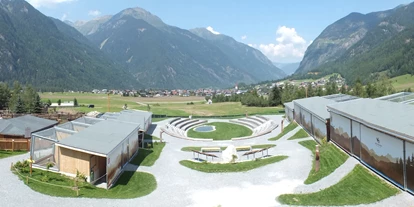 Trip with children - Umgebungsschwerpunkt: Berg - Tyrol - Areal Greifvogelpark - Ötzi-Dorf und Greifvogelpark