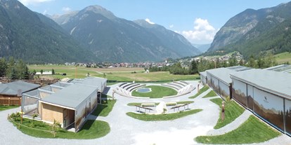 Ausflug mit Kindern - WC - Tirol - Ötzi-Dorf und Greifvogelpark