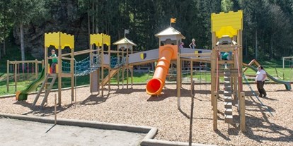 Ausflug mit Kindern - Witterung: Wechselhaft - PLZ 9064 (Österreich) - Kinderspielplatz beim Eingang - Erlebnis Burgbau Friesach