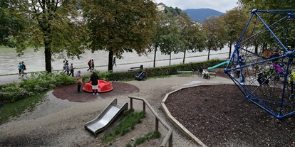 Ausflug mit Kindern - Umgebungsschwerpunkt: Fluss - Grödig - Spielplatz Franz-Josef-Kai