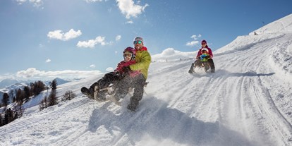 Ausflug mit Kindern - Ausflugsziel ist: ein Skigebiet - Naturrodelbahn am Erlebnisberg Watles - Naturrodelbahn Watles