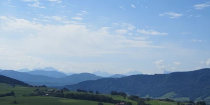 Trip with children - Preisniveau: kostenlos - Upper Austria - Die Heissinger Höhe oberhalb des Irrsees ist ein wunderbarer Aussichtsplatz (c) TVB Mondsee - Irrsee - Heissinger Höhe