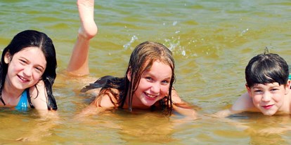 Ausflug mit Kindern - Ausflugsziel ist: ein Bad - PLZ 5723 (Österreich) - Naturbadesee  Freizeitanlage Hollersbach