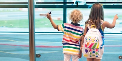 Ausflug mit Kindern - Alter der Kinder: 2 bis 4 Jahre - Franking - Salzburg Airport Besucherterrasse mit Panoramastub'n