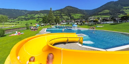 Trip with children - Ausflugsziel ist: ein Bad - Austria - Wasserrutsche für groß und klein - Hinkelsteinbad Piesendorf
