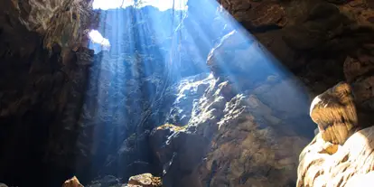 Ausflug mit Kindern - Ausflugsziel ist: ein Naturerlebnis - Großgmain - Symbolbild für Ausflugsziel Lamprechtshöhle. Keine korrekte oder ähnlich Darstellung! - Lamprechtshöhle