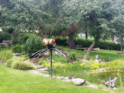 Ausflug mit Kindern - Themenschwerpunkt: Kunst - Überdimensionale Insekten im Europapark - Kräftereich St. Jakob im Walde