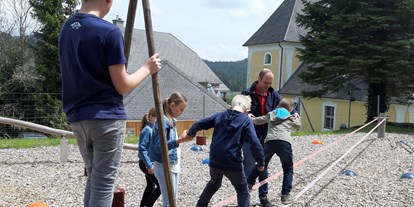 Ausflug mit Kindern - Witterung: Regenwetter - PLZ 2870 (Österreich) - Kosmotorik-Parcours - Kräftereich St. Jakob im Walde