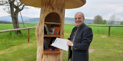 Ausflug mit Kindern - Ausflugsziel ist: ein sehenswerter Ort - Anger (Anger) - Outdoorbibliothek im Europapark - Kräftereich St. Jakob im Walde