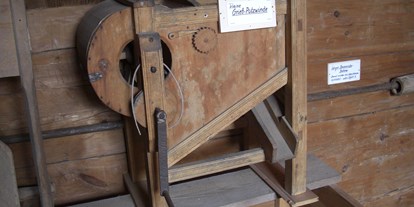 Ausflug mit Kindern - Witterung: Bewölkt - Waisenegg - Eines von vielen Geräten aus der Landwirtschaft - Freilichtmuseum Vorau