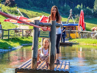 Ausflug mit Kindern - Themenschwerpunkt: Bewegung - PLZ 8795 (Österreich) - Floßfahrt im Spielpark - Der Wilde Berg Mautern