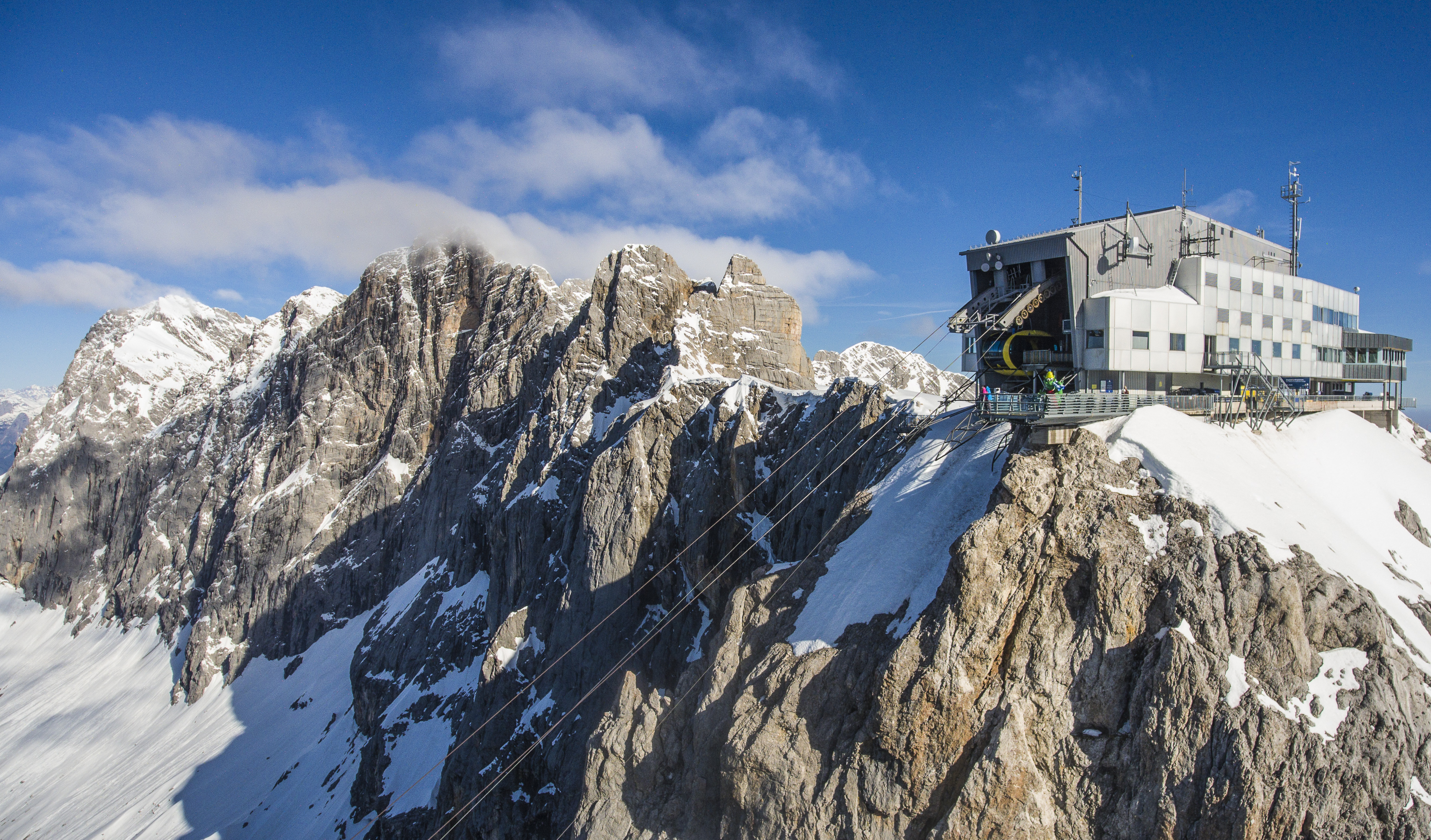 Ausflugsziel - Am Dachstein erwartet dich eine einzigartige Bergkulisse inmitten unberührter Natur! © Johannes Absenger - Dachstein Seilbahn & Gletscher