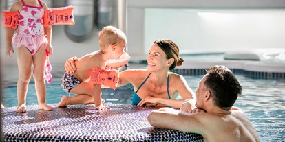 Ausflug mit Kindern - Bad: Schwimmbad - Gemeinsam entspannen im Erlebnisbereich - Parktherme Bad Radkersburg