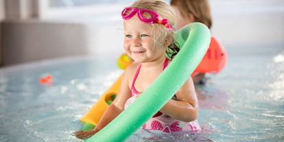 Ausflug mit Kindern - Bad: Schwimmbad - Spaß und Unterhaltung im Babybecken - Parktherme Bad Radkersburg
