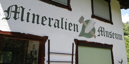 Ausflug mit Kindern - Weißenstein (Mittersill) - Eingang zum Museum  - Mineralienmuseum Nowak