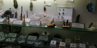 Ausflug mit Kindern - indoor - Mittersill - Mineralien-Schmuck im Laden - Mineralienmuseum Nowak