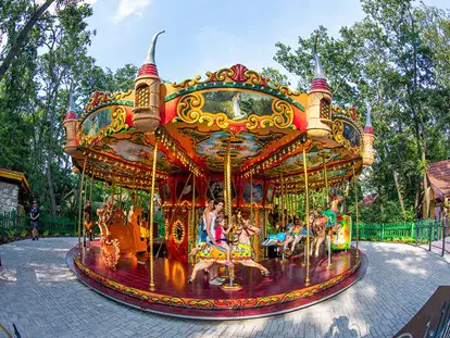 Ausflug mit Kindern - Restaurant - Wasenbruck - Märchenkarussell - Familypark