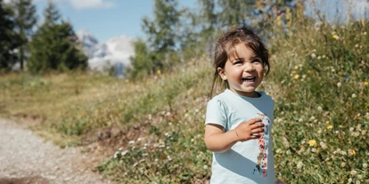 Trip with children - Villnöss - Leichte Wanderung, ideal für Familien - Spaziergang zu den Pisciadú Wasserfällen in Colfosco