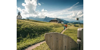 Trip with children - St. Andrä/Brixen Brixen - Familienwanderung am Pralongiá - Bioch – Arlara Plateau. - Leichte Wanderung am Pralongiá - Bioch – Arlara Plateau