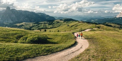 Ausflug mit Kindern - Umgebungsschwerpunkt: Land - Wolkenstein - Gröden - Leichte Wanderung am Pralongiá - Bioch – Arlara Plateau