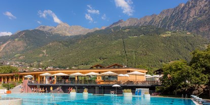 Ausflug mit Kindern - Themenschwerpunkt: Action - Trentino-Südtirol - Das Freibad Algund bietet großen und kleinen Gästen jede Menge Spaß.
© Tourismusverein Algund / Frieder Blickle - Freibad Algund