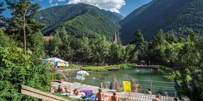 Ausflug mit Kindern - Themenschwerpunkt: Schwimmen - Südtirol - Badeteich Lüsen - Foto@Hannes Niederkofler - Naturbadeteich Lüsen