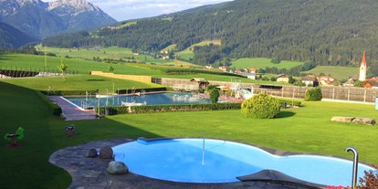 Ausflug mit Kindern - Alter der Kinder: 1 bis 2 Jahre - Südtirol - Freischwimmbad Olang
