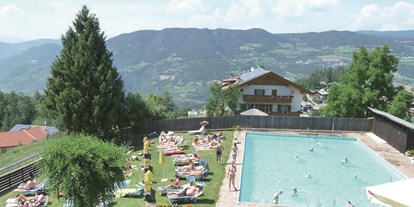 Ausflug mit Kindern - Alter der Kinder: 4 bis 6 Jahre - Lana (Trentino-Südtirol) - Freischwimmbad Steinegg ©Sternendorf/Astrovillaggio - Freischwimmbad Steinegg