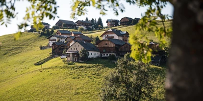 Viaggio con bambini - Gais (Trentino-Südtirol) - Wanderung zu den Bauernhöfen in La Val