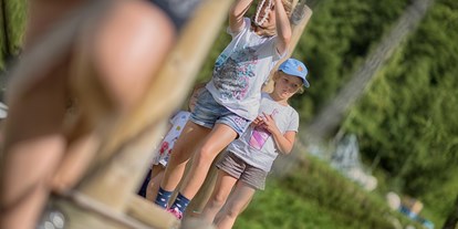 Ausflug mit Kindern - erreichbar mit: Bahn - Pfalzen/Issing - Balance Parcours Klausberg - Balance-Parcours