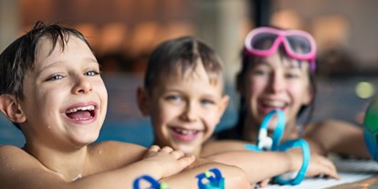 Ausflug mit Kindern - Alter der Kinder: 2 bis 4 Jahre - Salurn - Symbolbild für Ausflugsziel Schwimmbad Lido Bozen. Keine korrekte oder ähnlich Darstellung! - Schwimmbad Lido Bozen