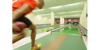 Ausflug mit Kindern - Witterung: Wind - Kegelbahn im Sportwell Mals - Hallen- und Freibad im Sport- und Gesundheitszentrum Sportwell