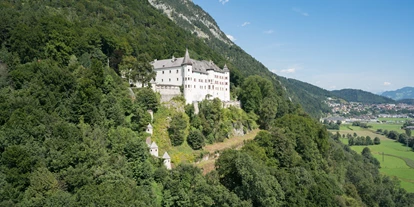 Ausflug mit Kindern - Witterung: Bewölkt - Schloss Tratzberg mit Blick aufs Inntal - Schloss Tratzberg