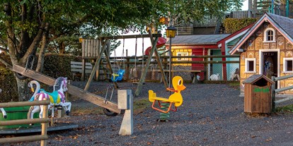 Ausflug mit Kindern - Kinderwagen: vollständig geeignet - Urnäsch - Erlebnisrestaurant Waldegg mit Spielplatz