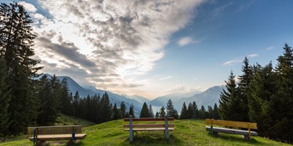 Ausflug mit Kindern - Ausflugsziel ist: ein Aussichtspunkt - Glarus-Stadt - Aussicht vom Hochzytsbänkli - Hochzytsbänkli