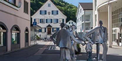 Ausflug mit Kindern - Alter der Kinder: 4 bis 6 Jahre - PLZ 7231 (Schweiz) - Rathaus und Dorfplatz in Bad Ragaz. - Pinakothek Altes Rathaus Bad Ragaz