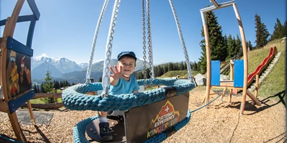 Trip with children - Ausflugsziel ist: ein Skigebiet - Flond - Spielplatz Caischavedra - Bergbahnen Disentis