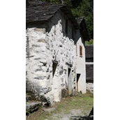 Ausflugsziel - Fassaden  - "Grotti" von Cama