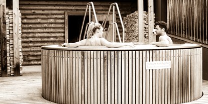 Ausflug mit Kindern - Ausflugsziel ist: eine Sportanlage - Graubünden - Whirlpool am Dach - Wellnessbad H2Lai