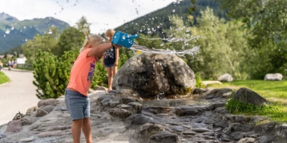 Ausflug mit Kindern - Sportanlage: Minigolfplatz - Schweiz - Badesee Lai Barnagn