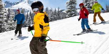 Ausflug mit Kindern - Ausflugsziel ist: ein Skigebiet - Flims Waldhaus - Symbolbild für Ausflugsziel Skigebiet Sarn Heinzenberg. Keine korrekte oder ähnlich Darstellung! - Skigebiet Sarn Heinzenberg