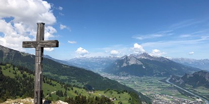 Ausflug mit Kindern - Alter der Kinder: 1 bis 2 Jahre - PLZ 8887 (Schweiz) - Aussicht auf der Aussichtsplattform Pizalun. - Aussichtsplattform Pizalun
