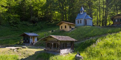 Ausflug mit Kindern - Ausflugsziel ist: ein Naturerlebnis - Wald am Arlberg - Die "Freilichtbühne" im Silbertal im Montafon - Der Sagenwanderweg (Sagenweg) vom Kristberg ins Silbertal