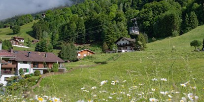 Ausflug mit Kindern - Preisniveau: moderat - PLZ 7246 (Schweiz) - Talstation der Montafoner Kristbergbahn im Silbertal im Montafon - Der Sagenwanderweg (Sagenweg) vom Kristberg ins Silbertal