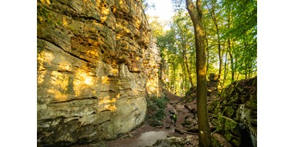 Ausflug mit Kindern - Schatten: vollständig schattig - Biersdorf - Auf dem Felsenpfad - Die "Teuflische Acht" - Naturparkzentrum Teufelsschlucht